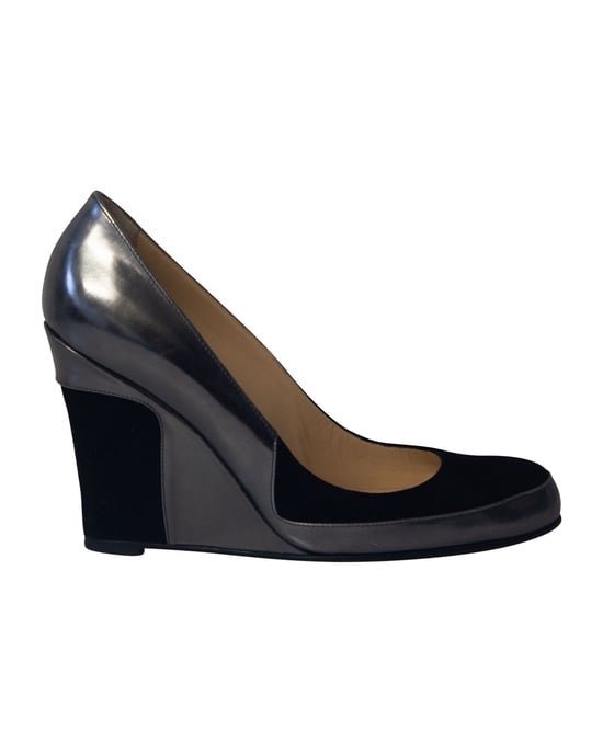 Christian Louboutin Metalen Plateau Pumps in Grijs Leer - Image 1