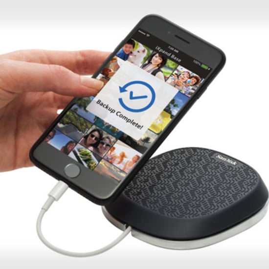 SanDisk iXpand Base for iPhone/iPad Charging and Backup, 32 GB, Black