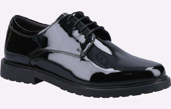 Hush Puppies Verity Slip On Leren Damesschoenen Met Lakleren Zwarte Brogues. - Image 2