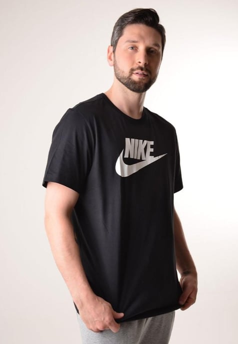 Nike Swoosh Futura Heren T-shirt in zwart - Image 2