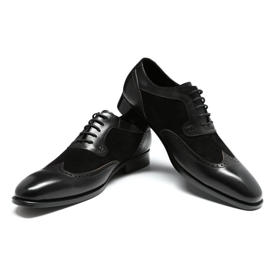 Herenschoen met klassieke sierstiksels Zakelijke schoenen Glad leer Lage schoenen Zwart - Image 1