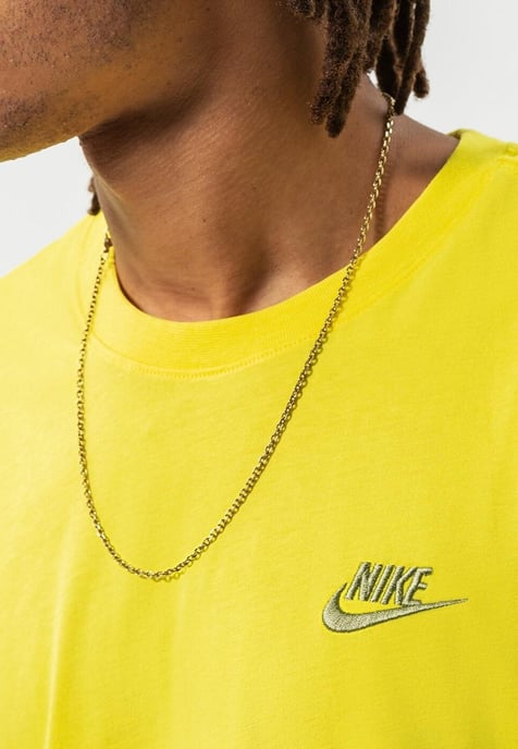 Nike Sportswear Club T-shirt voor heren in geel - Image 3