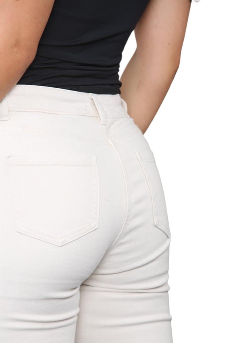 M&Co Dames jeans met hoge taille en taps toelopende rechte pijpen in beige - Image 5