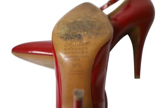Maison Martin Margiela Puntneus met T-band in Rood Gepatineerd Leer - Image 6