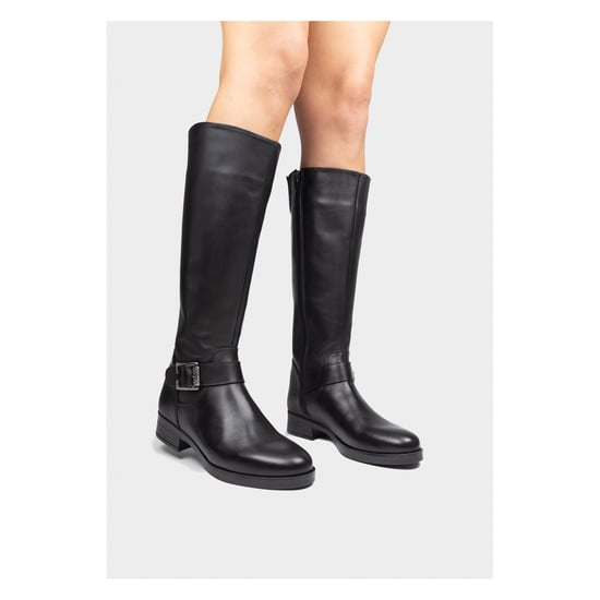 Buckle boots