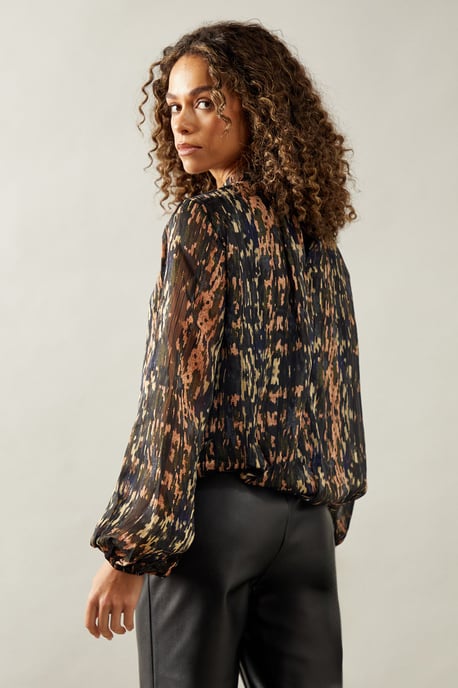 Blurred Animal High Neck Blouse