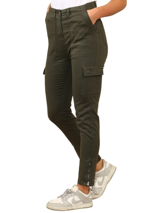 MYT Dames Cargo Chino Enkel Grazer Broek in Khaki - Image 3