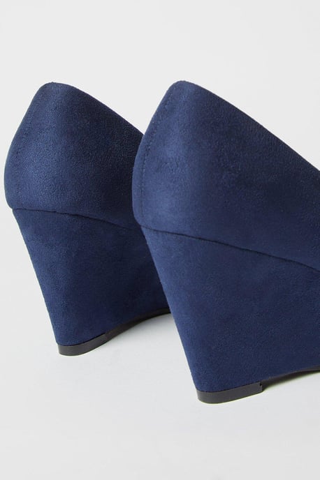 Duke Wedge Court Shoes - Image 3