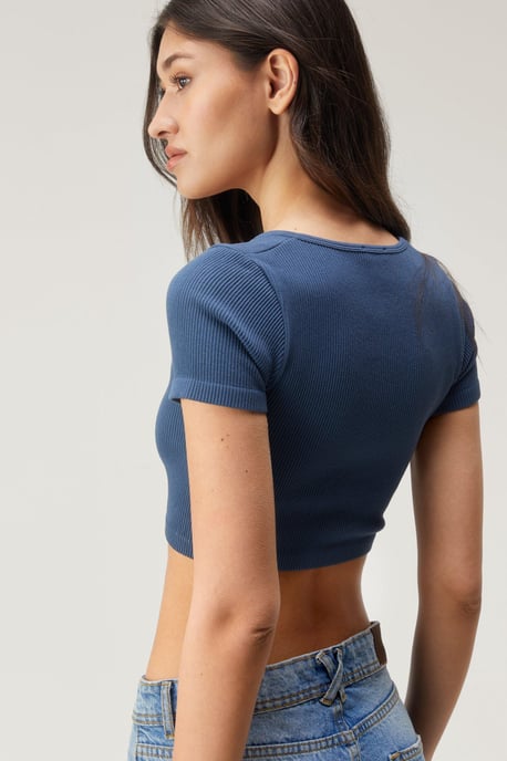 Seamless Scoop Neck Crop Top