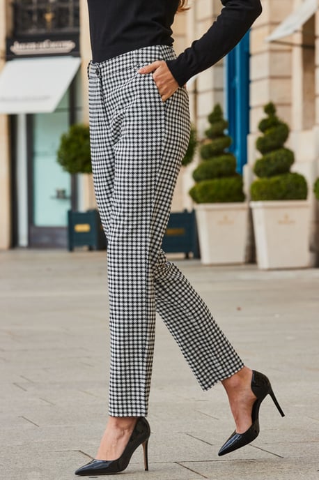 Black & White Dogtooth Print Tapered Leg Trousers