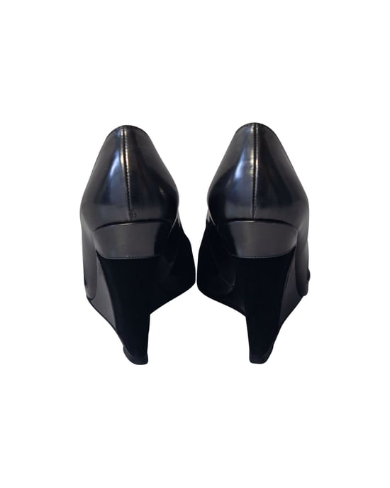 Christian Louboutin Metalen Plateau Pumps in Grijs Leer - Image 4