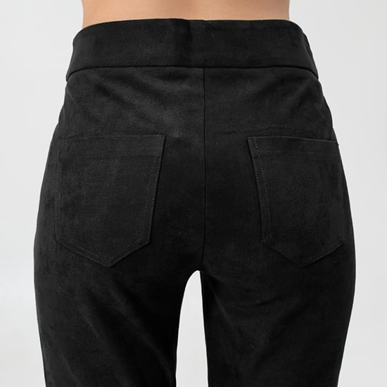 Slanke broek gestructureerd in stretch suede - Image 4