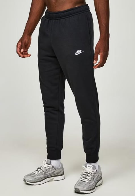 Nike Heren Sportswear Club Fleece Trainingspak in Zwart - Image 4