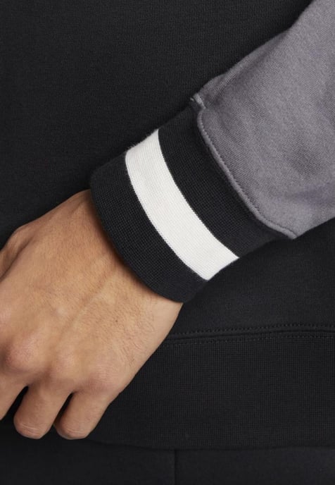 Nike Air Fleece Crew Sweatshirt in Black - Image 6