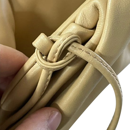 Bottega Veneta Mini Pouch 20 Schoudertas van Geel Kalfsleer - Image 6