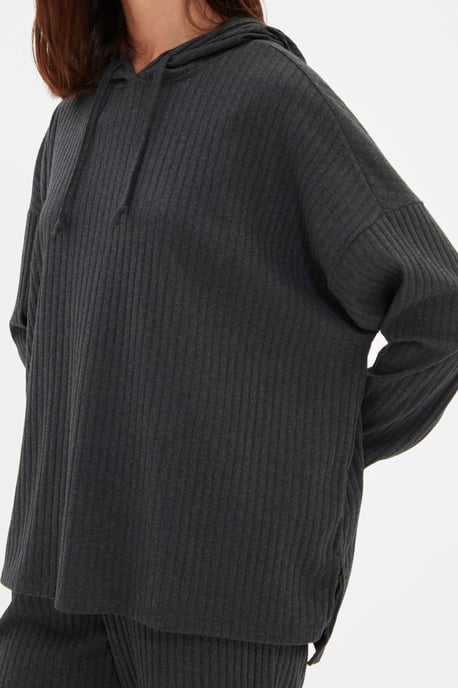 Trendyol Vrouwen Capuchon Pyjama Set - Image 4