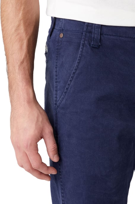 Wrangler - CASEY JONES CHINO DARK SAPPHIRE - Image 5