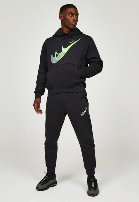 Nike Standard Issue Moto Overhead trainingspak in zwart - Image 1