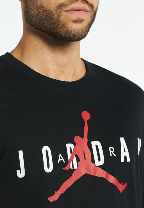 Nike Air Jordan T-shirt voor heren in zwart - Image 3