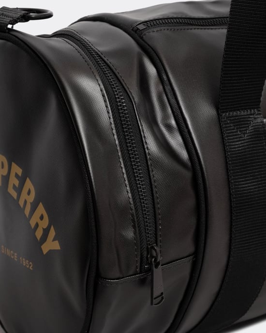 Winkel Voor Fred Perry Tonal Classic Barrel Polyester Zwarte/Gouden Crossbodytas - Image 6