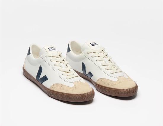 Veja Volley Leather Vrouwen Wit/Navy Trainers - Image 1