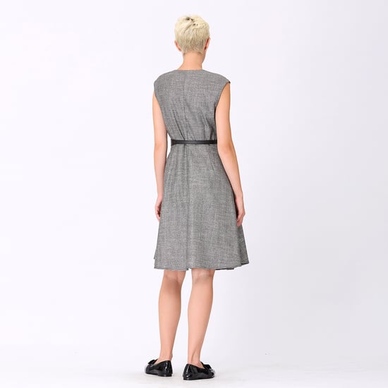 Trapeze dress with cross -effect
