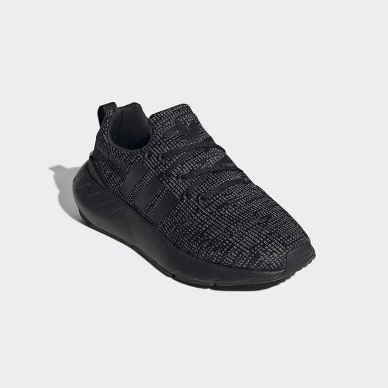 Boy's adidas Originals Junior Swift Run 22 Trainers in Black Grey - Image 2