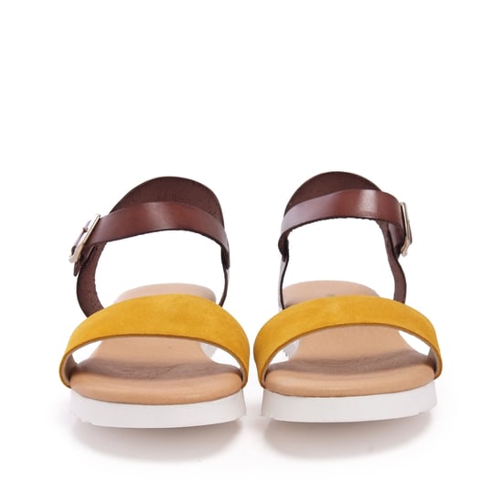 María Barceló Leather Flip Flop Sandals in Yellow