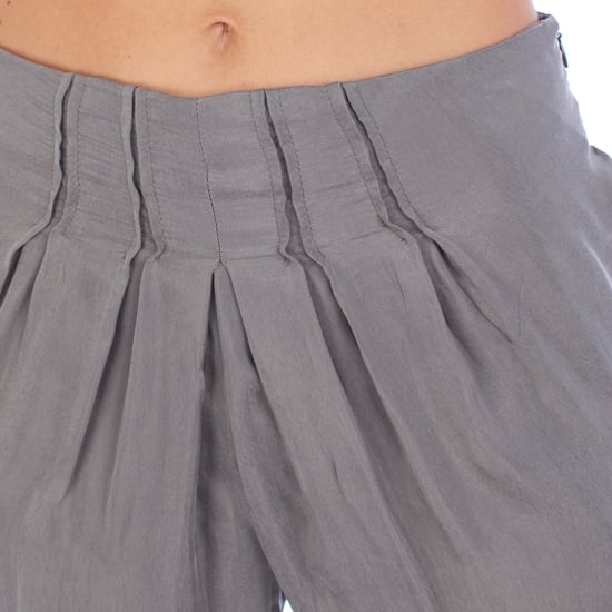 INP30T Women's Pleated Carrot Trousers