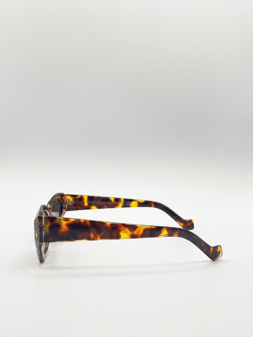 Angular frame cat eye sunglasses - Image 3