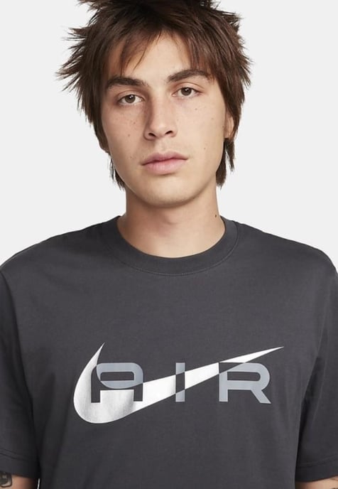 Nike Air Heren Grafisch T Shirt in Charcoal - Image 3