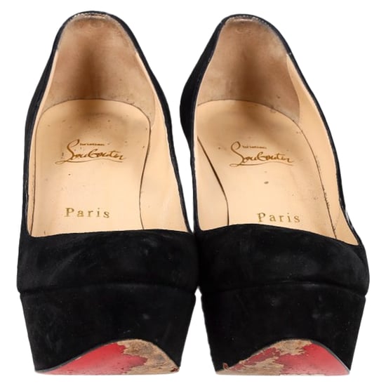 Christian Louboutin Ronde Neus Chunky Hak Platform Hakken in Zwart Suède - Image 2