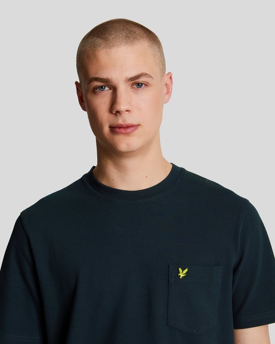 Lyle & Scott Men's Plain Pique Pocket T-Shirt in Navy