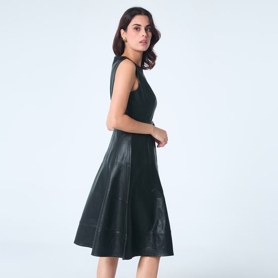 Fit-and-flare PU mouwloos jurkje - Image 2