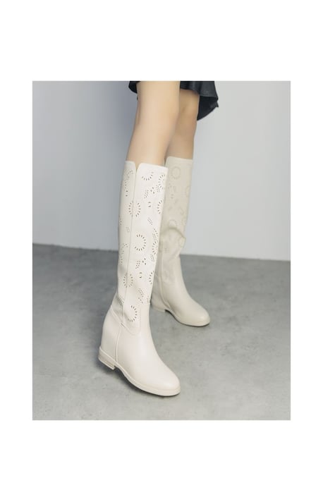 Ailee Beige Boots