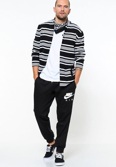 Nike Air heren fleece joggingbroek in zwart - Image 4