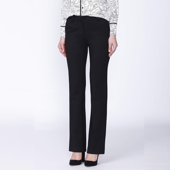 Rechte broek in dikke trui - Image 3