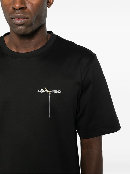 Fendi Made in Fendi Logo Geborduurd T-shirt in Zwart - Image 2