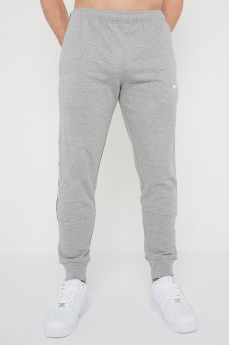 Nike Mens Repeat Taping Logo Fleece Cuffed Joggers in grijs - Image 1