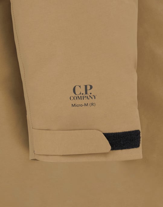 C.P. Company Micro Parkajas met capuchon in Beige - Image 4