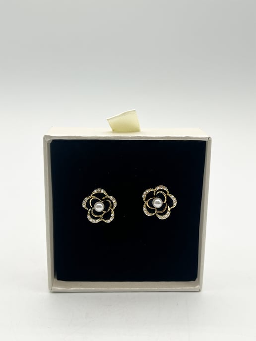 Black Flower Pearl Earrings in Gold - Image 3