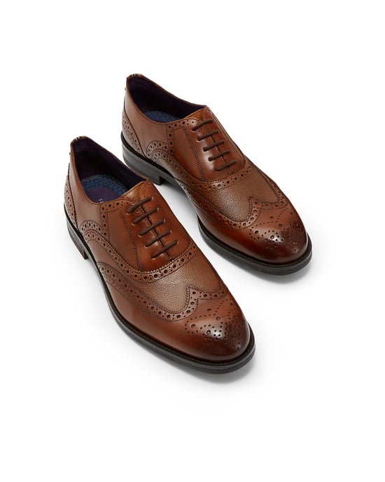 Almhano Wingcap Oxford Brogue in Tan