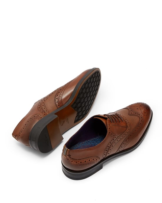 Almhano Wingcap Oxford Brogue in Tan