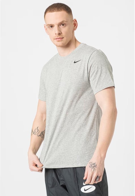 Nike Dri-FIT T-shirt in grijs - Image 1