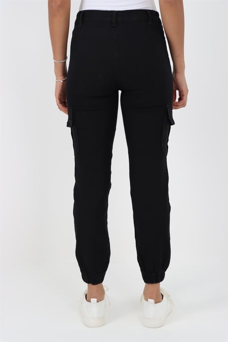 Damesjeans met elastische taille en zelfboeien in zwart - Image 2