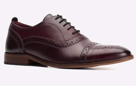 Base London Cast Washed Leren Herenschoenen In Donkerrood Met Brogue-Details - Image 2