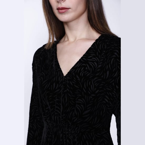 Velvet jurk met V -halslijn en vleermuismouwen - Image 3