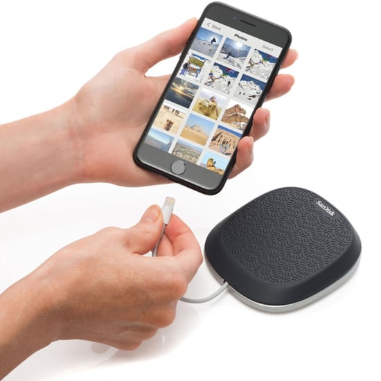 SanDisk iXpand Base for iPhone/iPad Charging and Backup, 32 GB, Black