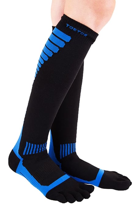 TOETOE - Heren & Dames Vochtregulerende Sport Compressie Kniesokken met Teen - Zwart & Blauw - Image 2