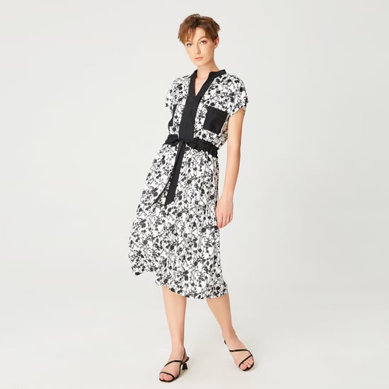 Bi-materiële kleding met monochrome bloemenprint en trekkoordriem - Image 4